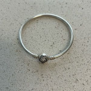 Pandora charm bracelet great condition